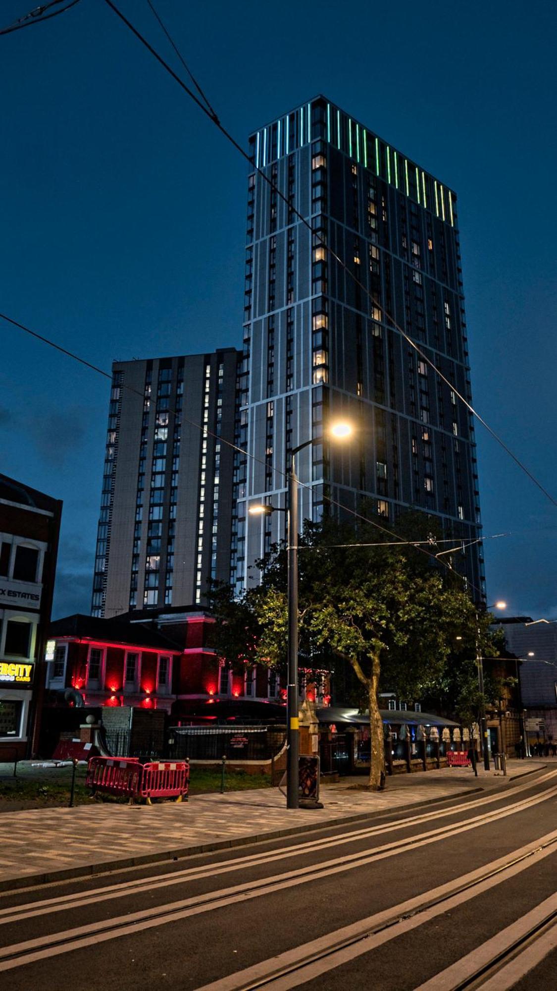 Last-Minute Specials L Book It Now L Sleeps Up To 4 L 2 Bed 2 Bath - Gym - Prime Birmingham Location L Jvt Short Lets Esterno foto