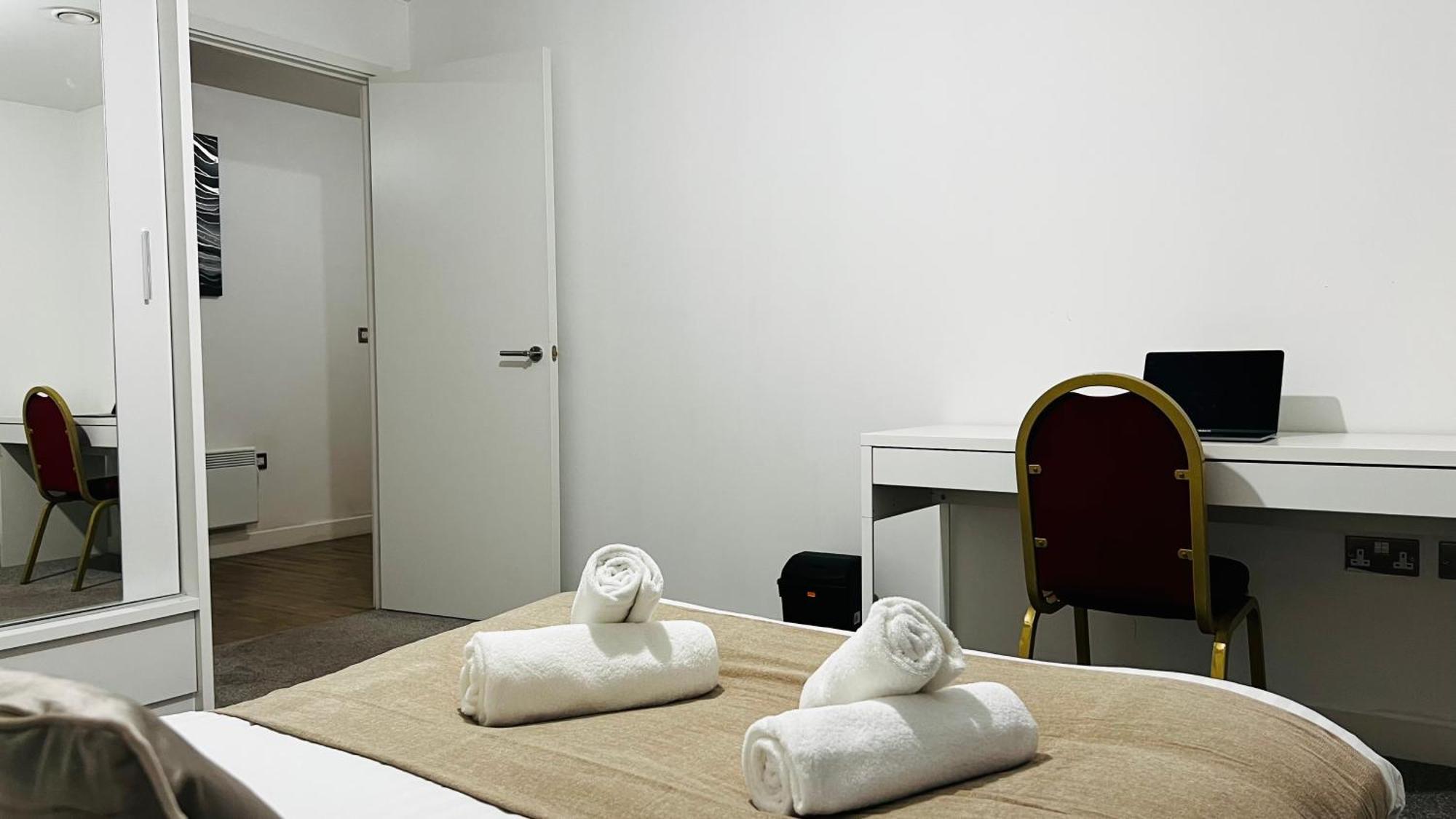 Last-Minute Specials L Book It Now L Sleeps Up To 4 L 2 Bed 2 Bath - Gym - Prime Birmingham Location L Jvt Short Lets Esterno foto
